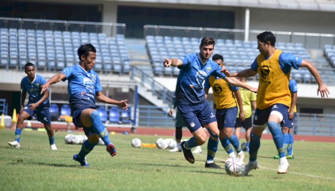 Training Game Bantu Persiapan Persib Hadapi Bhayangkara FC